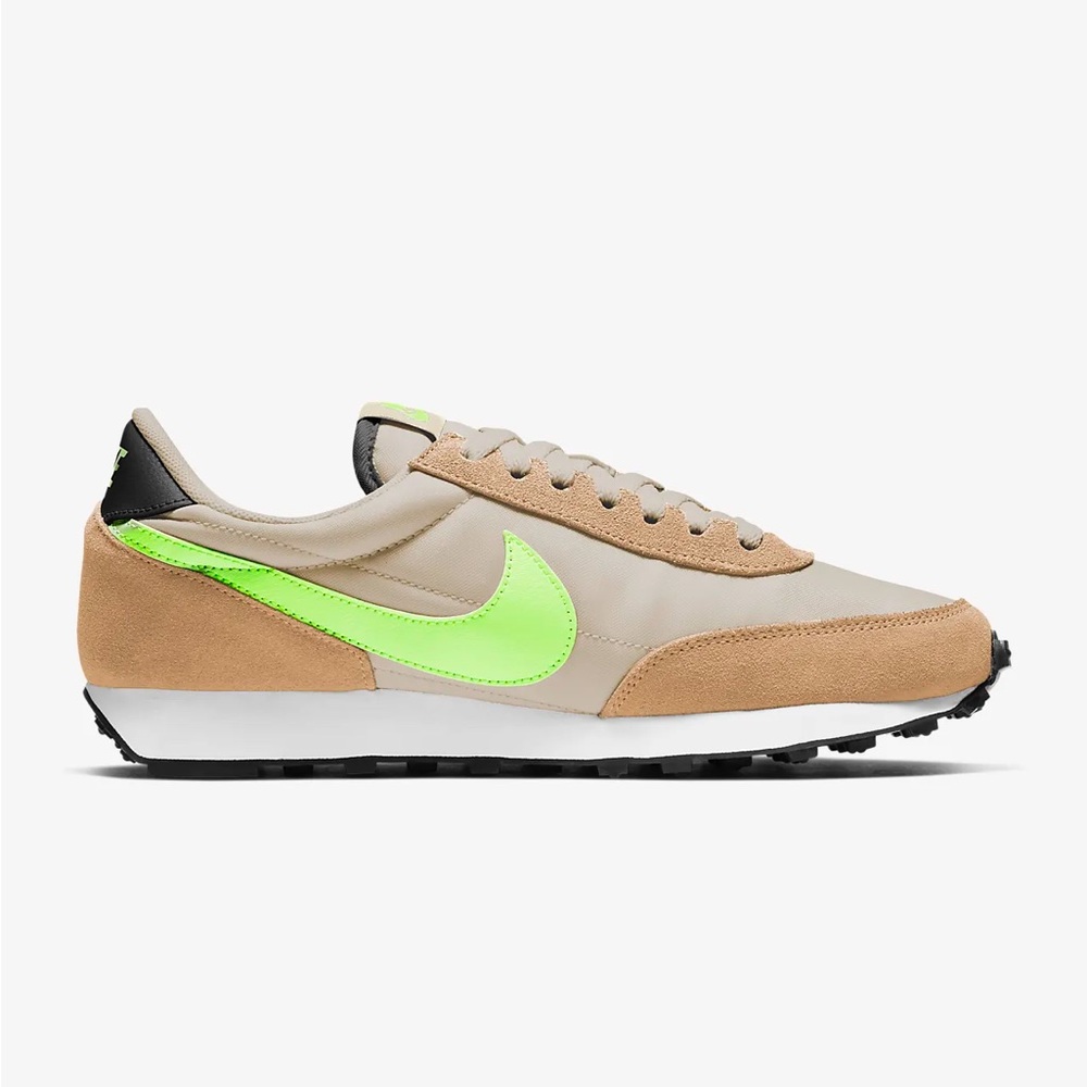 Nike Daybreak Sneaker (Light Bone/Praine) Women’s Size 7.5 BRAND NEW.